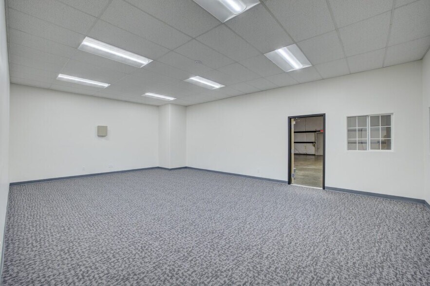 More Photos Of 4573 Skyway Dr, Olivehurst Warehouse For Sale