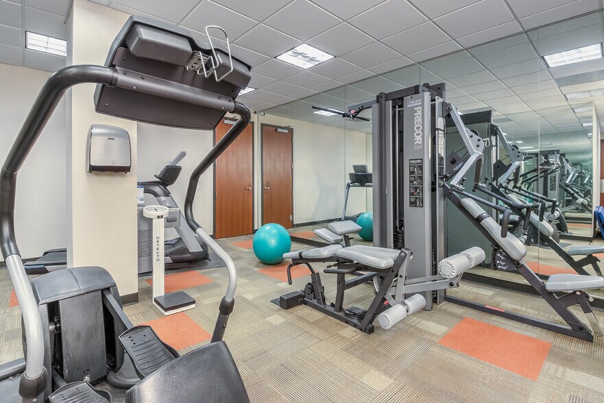 More Photos Of 11020 David Taylor Dr, Charlotte Office For Lease