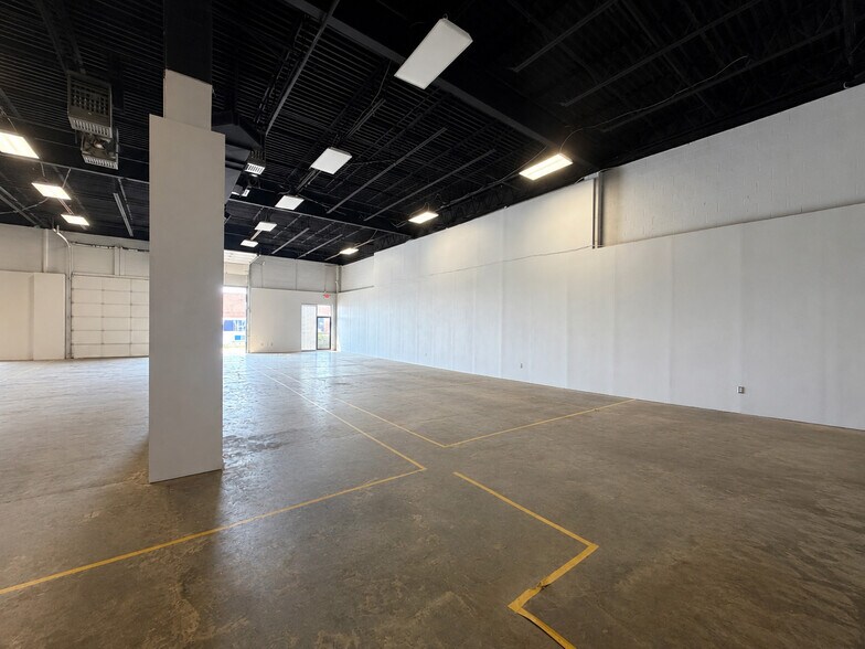 More Photos Of 8196 Terminal Rd, Lorton Showroom For Lease