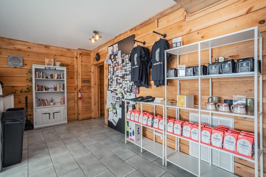 More Photos Of 5223 Columbus Ave, Anderson Storefront Retail Residential For Sale