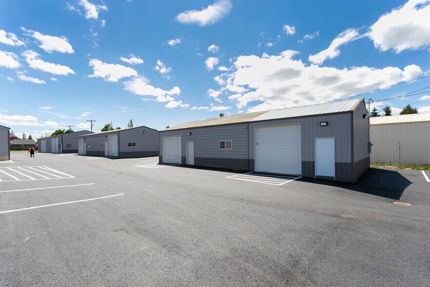 More Photos Of 1091 Chemawa, Keizer Warehouse For Lease