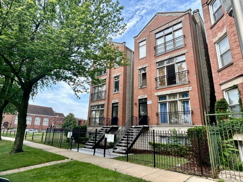 More Photos Of 5644 S Prairie Ave, Chicago Apartments For Sale