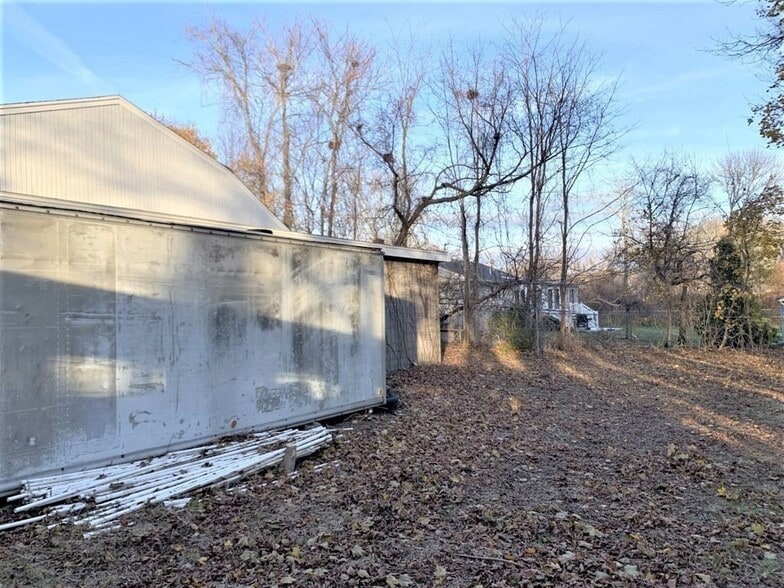 More Photos Of 99 Spring St, Fairhaven Auto Repair For Sale