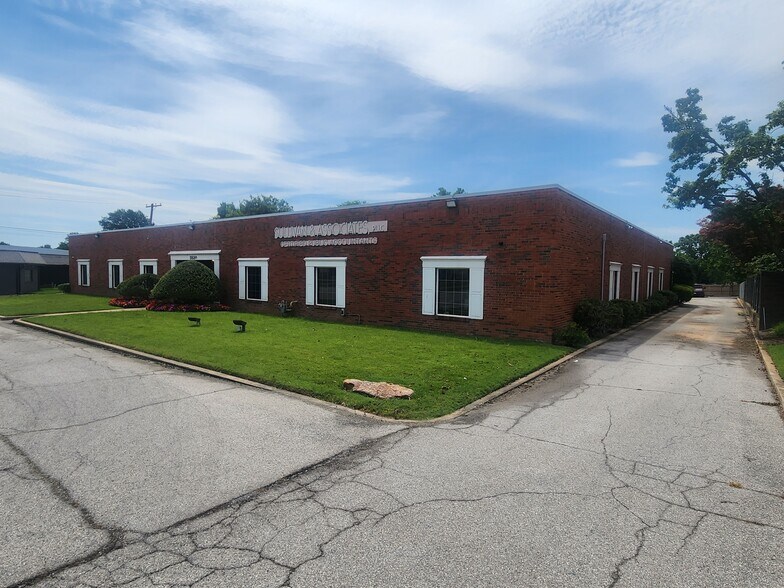 More Photos Of 3530 E 31st St, Tulsa Office For Sale