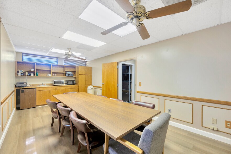 More Photos Of 13644 Walsingham Rd, Largo Medical For Sale