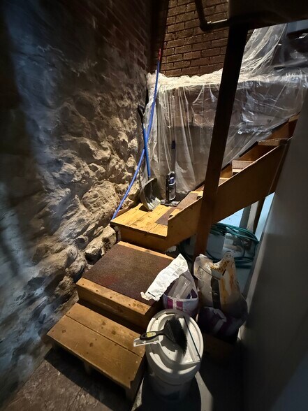 More Photos Of 108 E Bellevue St, Leslie Storefront For Sale