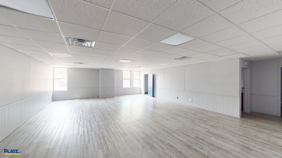 More Photos Of 5500 Market St, Youngstown Office For Lease