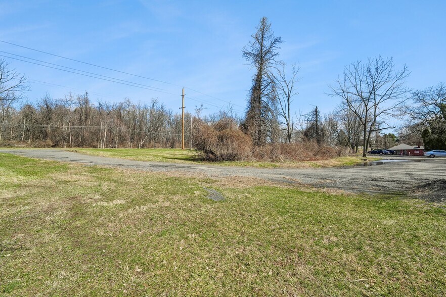 More Photos Of 1481 US Highway 22 E, Annandale Flex For Sale