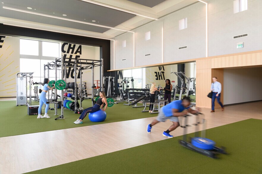 More Photos Of 1500 Solana Blvd, Westlake Unknown For Lease