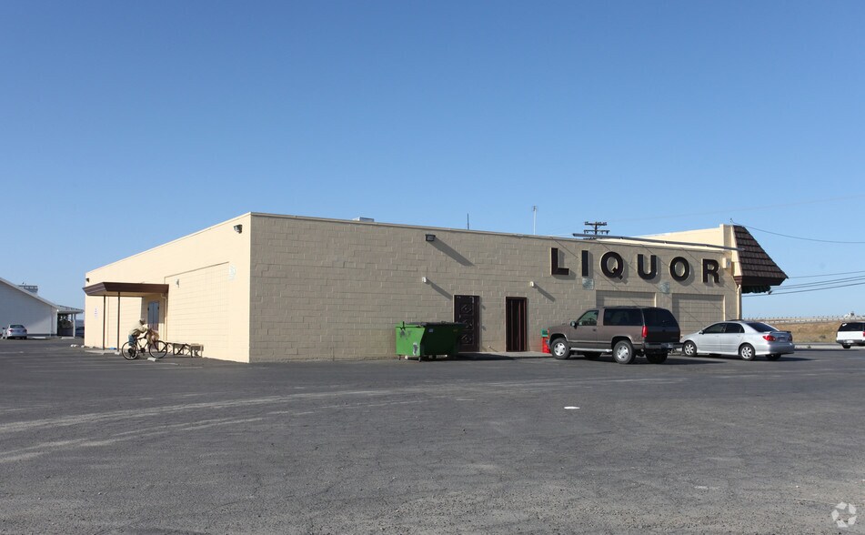 More Photos Of 44 N 19 1/2 Ave, Lemoore Restaurant For Sale