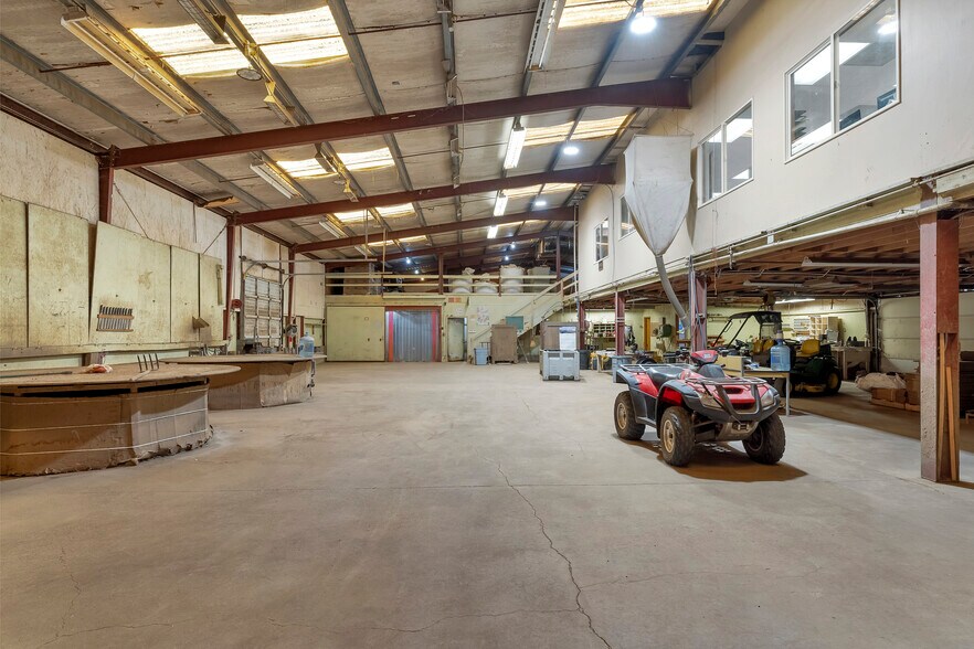 More Photos Of 6494 Windsor Island Rd N, Keizer Manufacturing For Lease