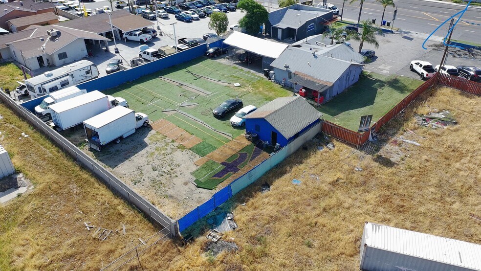 More Photos Of 19154 Valley blvd, Bloomington Auto Dealership For Lease
