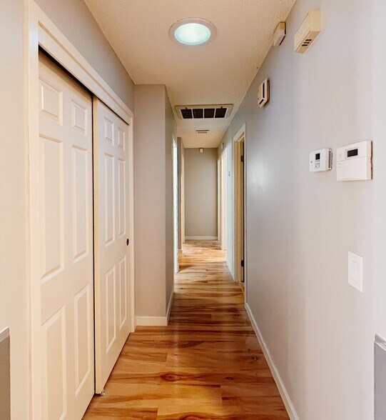 More Photos Of 301 Rivergate Way, Sacramento Multifamily For Sale