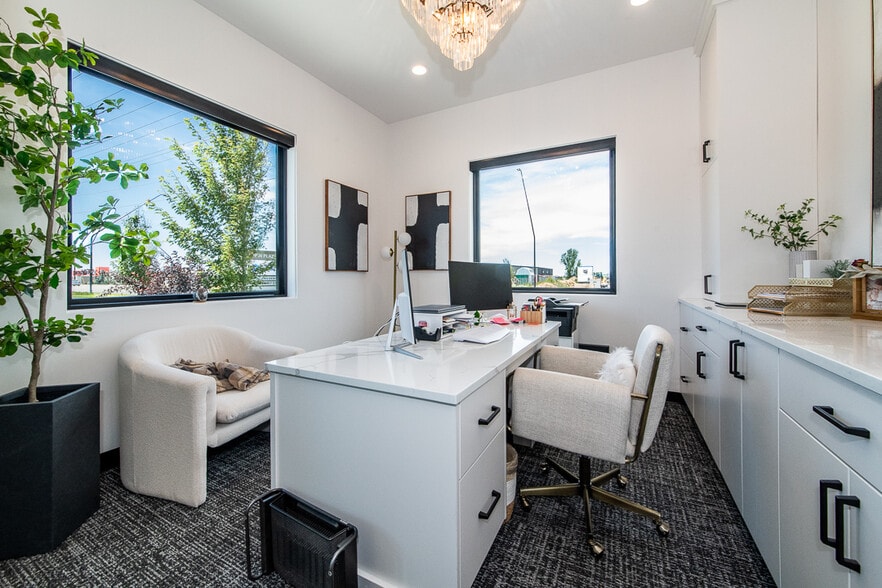 More Photos Of 3169 W Belltower Dr, Meridian Office For Sale