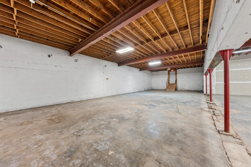 More Photos Of 815 Woodland Ave, Sanford Industrial For Sale