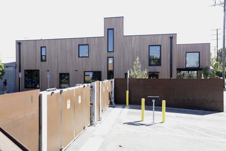 More Photos Of 606-654 Venice Blvd, Venice Loft Creative Space For Lease