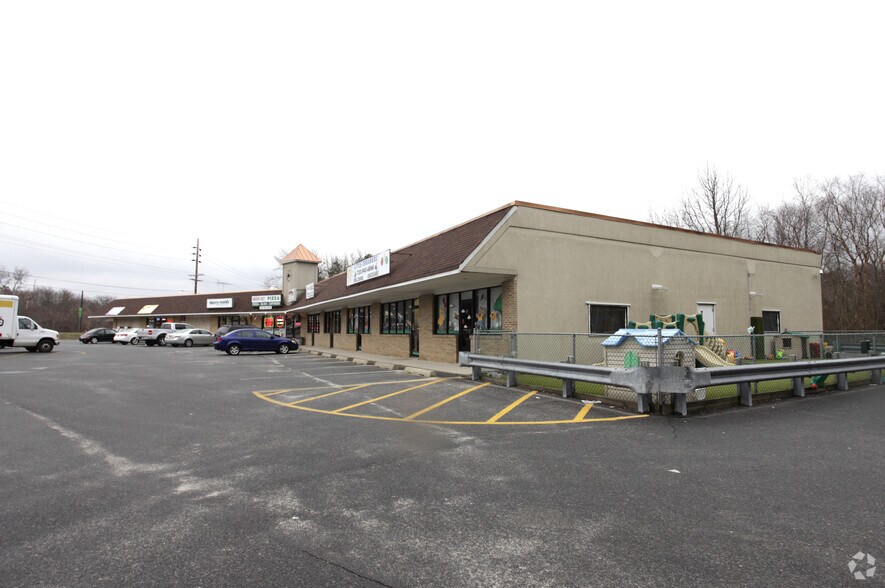 More Photos Of 60 Chambersbridge Rd, Lakewood Freestanding For Lease