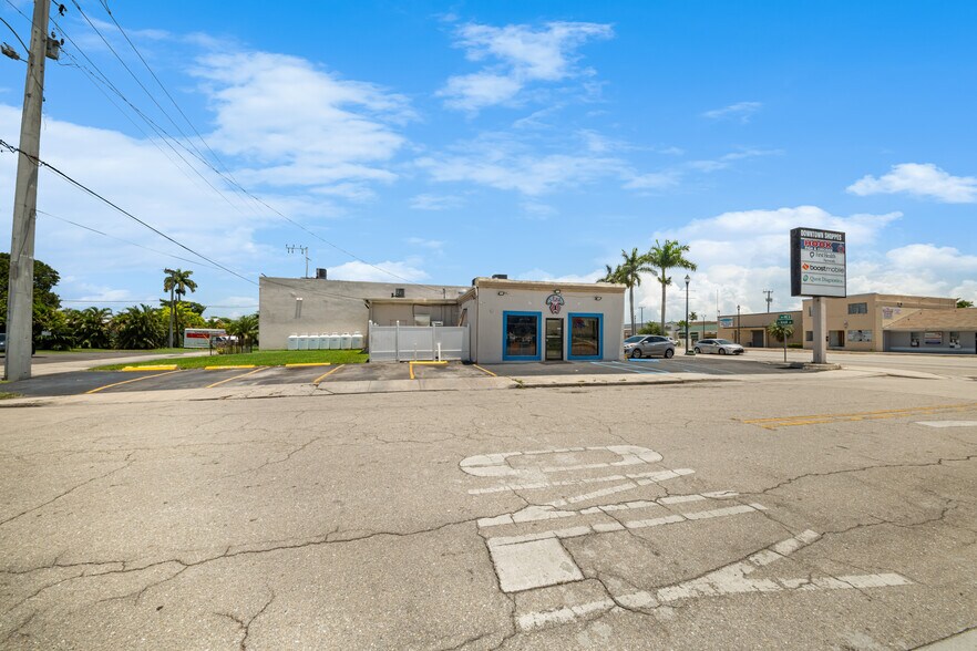 More Photos Of 362-364 S Main St, Belle Glade Storefront Retail Office For Sale