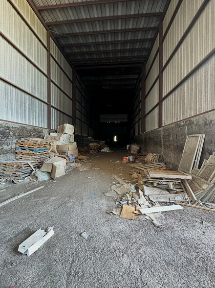 More Photos Of 1301 Industrial Park Rd, Mountain Grove Warehouse For Lease