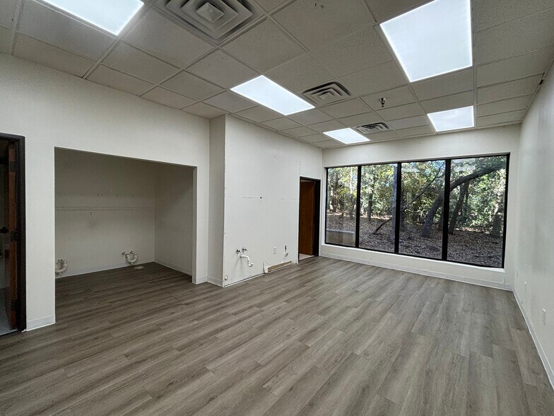 More Photos Of 4851 S Interstate 35 E, Corinth Medical For Lease