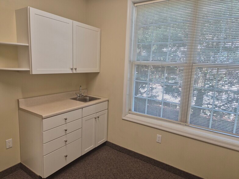 More Photos Of 220 Brighton Rd, Cape May Court House Office For Sale