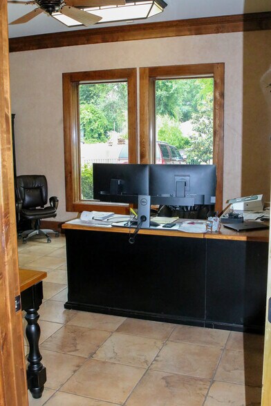 More Photos Of 404 Wynn Dr, Jacksonville Loft Creative Space For Sale
