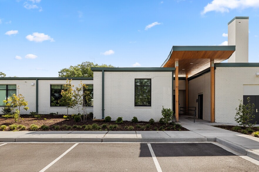 More Photos Of 5841 Rivers Ave, North Charleston Office For Lease