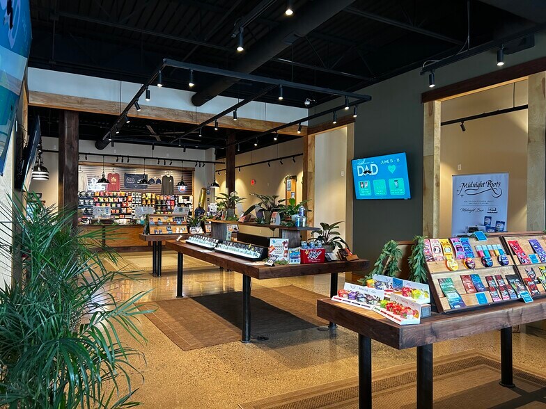 More Photos Of 4114-4120 W Stadium Dr, Kalamazoo Freestanding For Sale