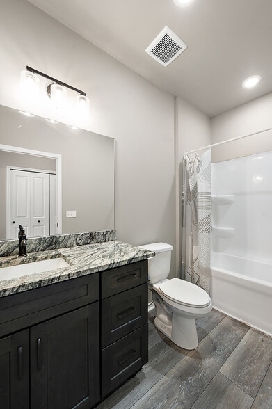 More Photos Of 1241-1251 E Woodward Heights Blvd, Hazel Park Apartments For Sale