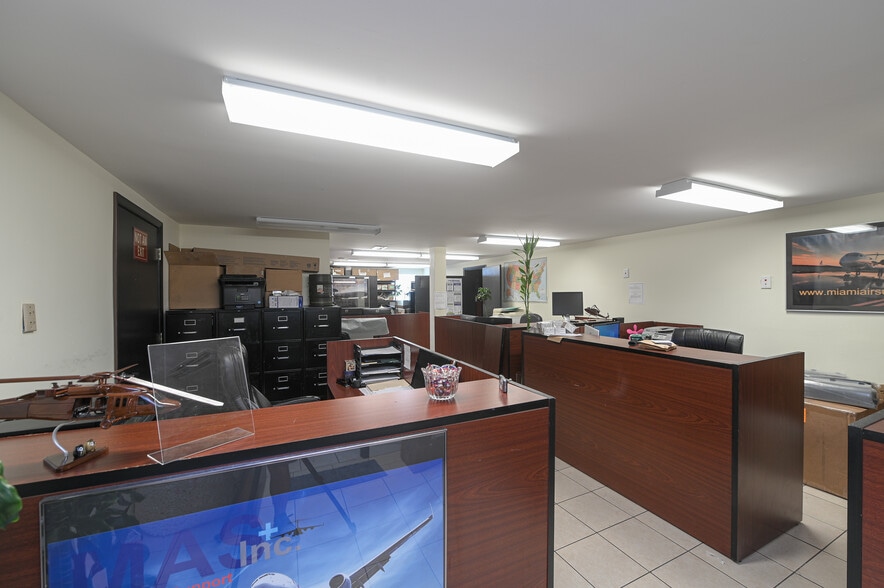 More Photos Of 13977-13981 SW 140th St, Miami Light Distribution For Sale