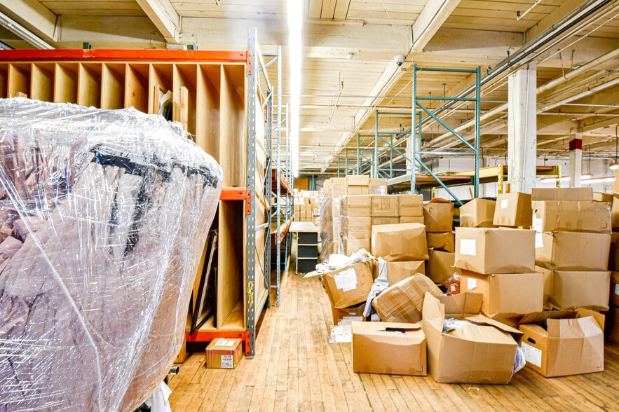 More Photos Of 2 Aspen Pl, Passaic Showroom For Lease