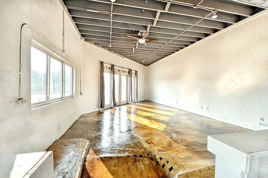 More Photos Of 102 Everson Rd, Everson Storefront For Sale