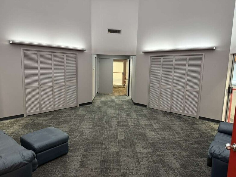 More Photos Of 645 SE Ankeny St, Portland Warehouse For Lease