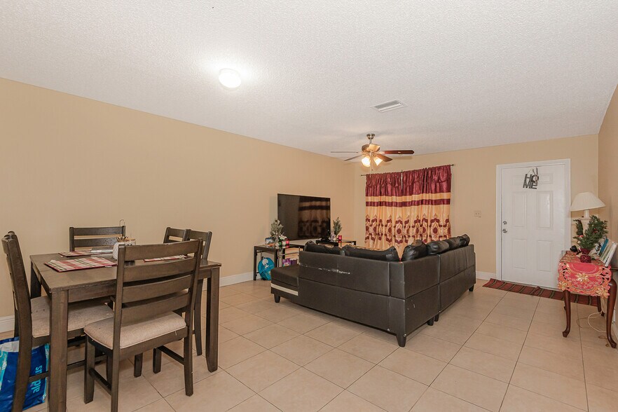 More Photos Of 4063-4065 SW 51st St, Fort Lauderdale Apartments For Sale