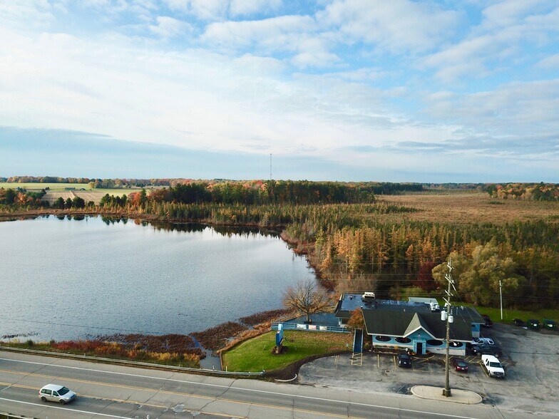 More Photos Of 2403 Sunnyside Dr, Cadillac Restaurant For Sale