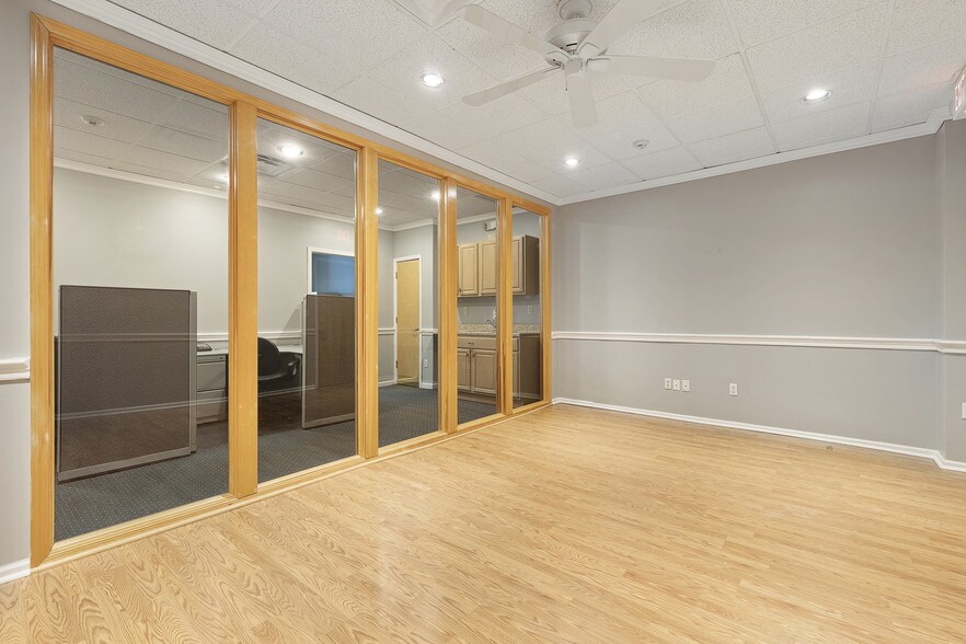 More Photos Of 188 E Bergen Pl, Red Bank Office For Sale