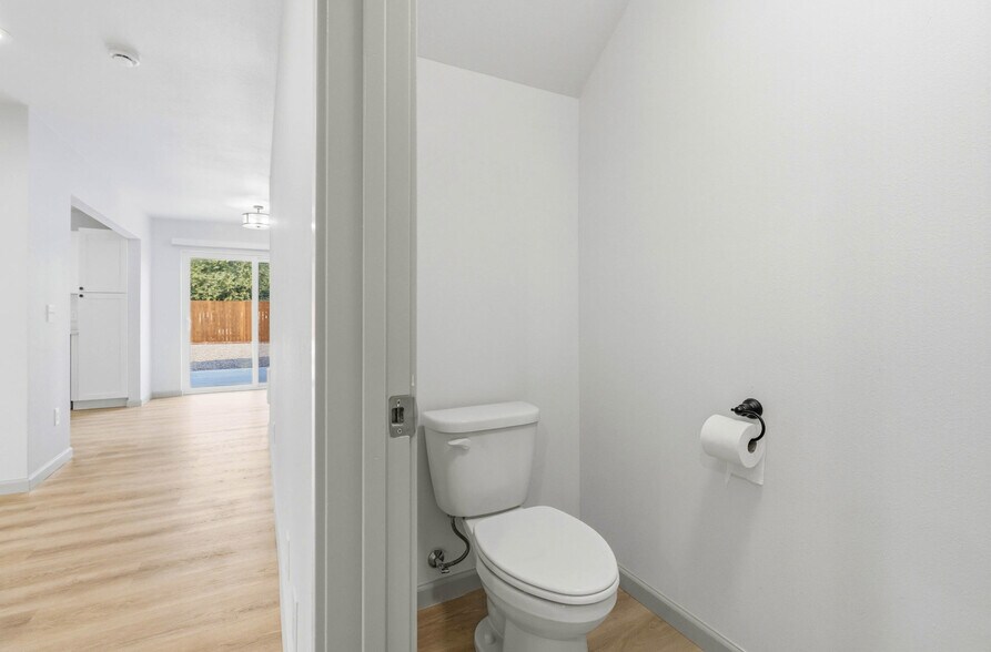 More Photos Of 255 NE Fourth St, Irrigon Specialty For Sale