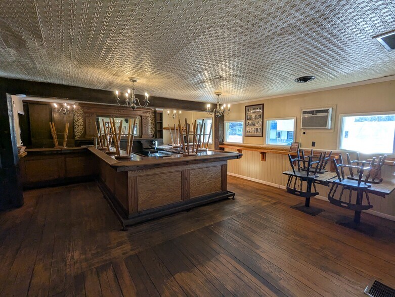 More Photos Of 17 Main St, Ballston Lake Restaurant For Lease