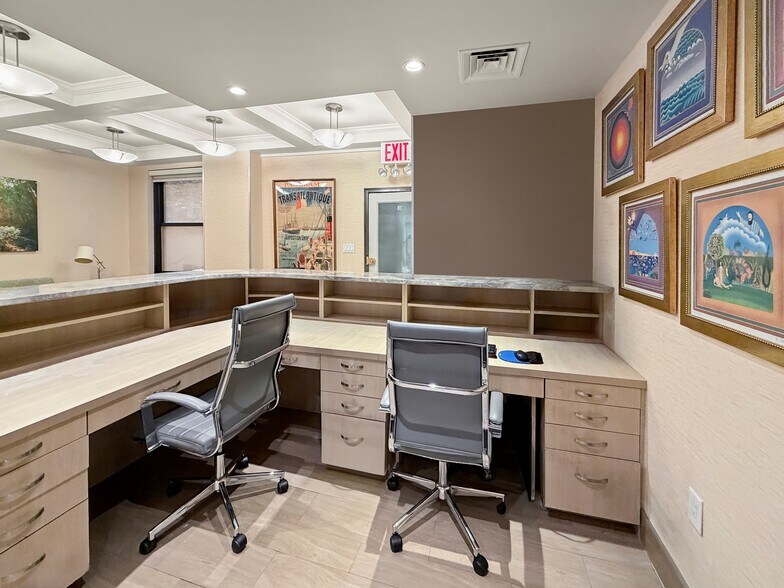 More Photos Of 121 E 60th St, New York Medical For Sale