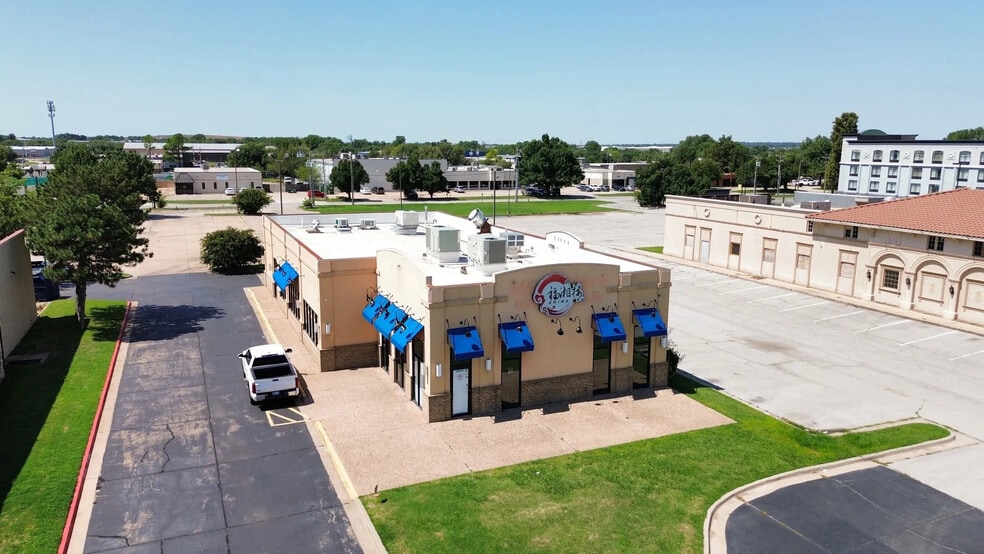 Primary Photo Of 2035 S Meridian Ave, Oklahoma City Restaurant For Lease