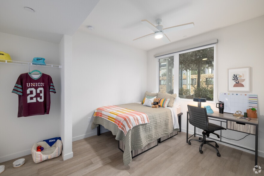 More Photos Of 4520 Alvarado Canyon Rd, San Diego Apartments For Lease