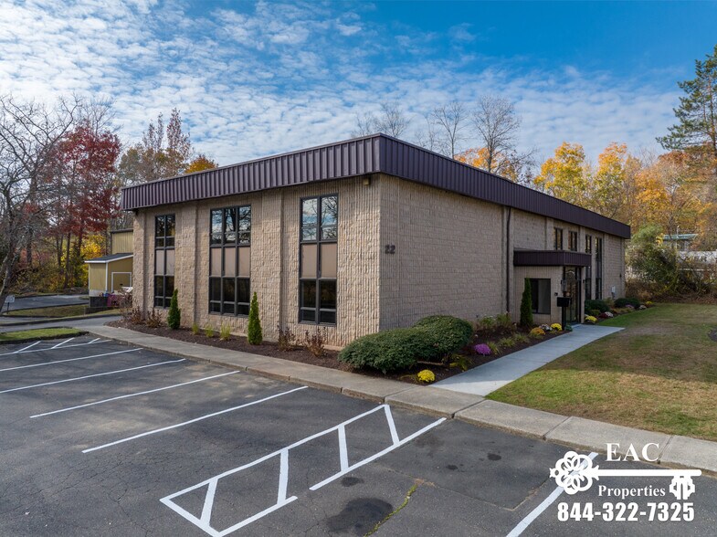 More Photos Of 22 Commerce Rd, Newtown Light Manufacturing For Lease