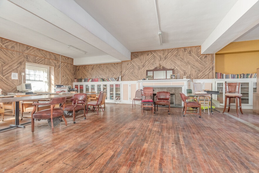 More Photos Of 1411 Locust St, Saint Louis Shelter For Sale