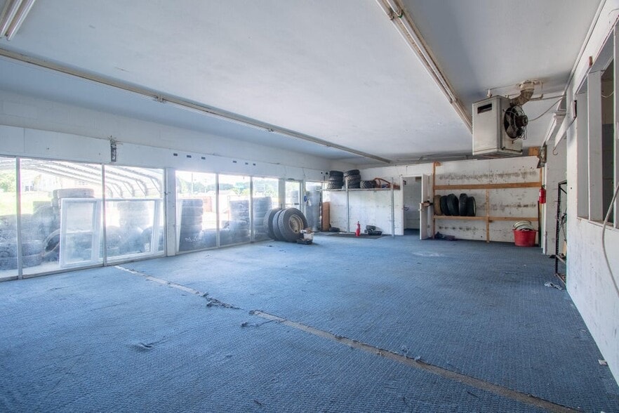 More Photos Of 1308 Lynn Garden Dr, Kingsport Auto Repair For Sale