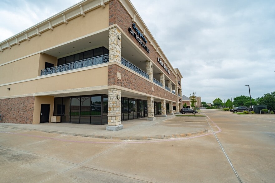 More Photos Of 4899 Highway 6, Missouri City Storefront Retail Office For Lease