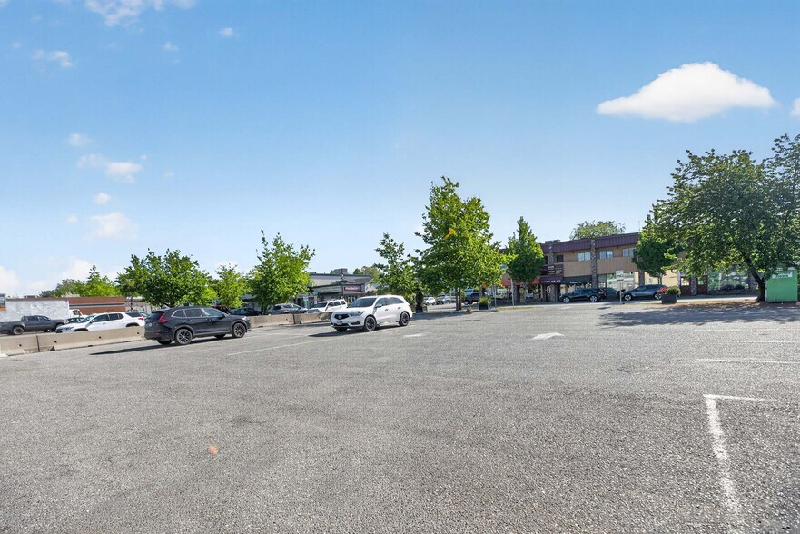 More Photos Of 5708 176 St, Surrey Storefront Retail Office For Sale