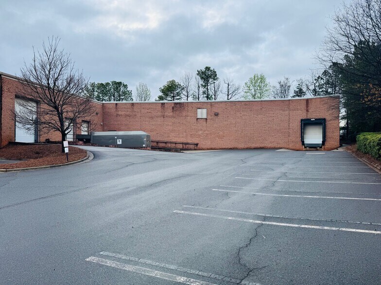 More Photos Of 6620 W W T Harris Blvd, Charlotte Flex For Sale