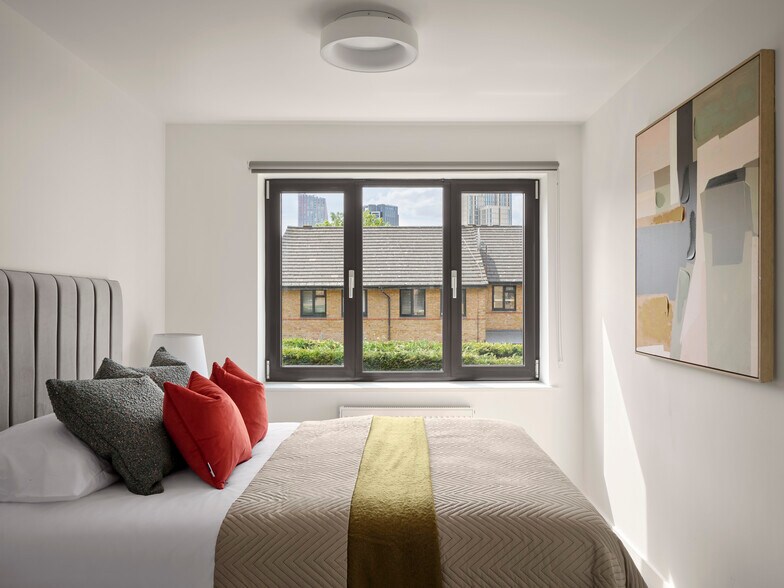 More Photos Of 12 Bryant St, London Apartments For Sale