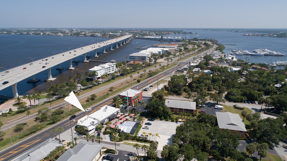 More Photos Of 514 NW Dixie Hwy, Stuart Restaurant For Sale