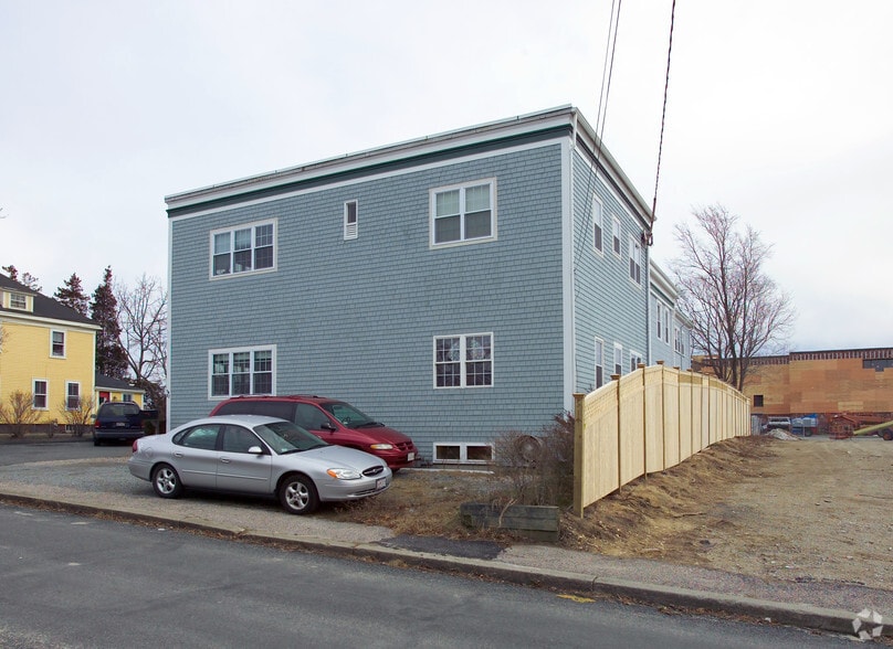 More Photos Of 82 School St, Hyannis Continuing Care Retirement Community For Sale